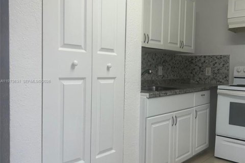 Casa en alquiler en Fort Lauderdale, Florida, 2 dormitorios, 212.37 m2 № 2080296 - foto 8