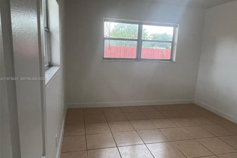 Casa en alquiler en Fort Lauderdale, Florida, 2 dormitorios, 212.37 m2 № 2080296 - foto 13