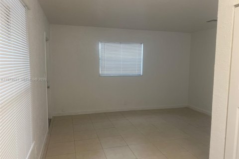 Casa en alquiler en Fort Lauderdale, Florida, 2 dormitorios, 212.37 m2 № 2080296 - foto 28