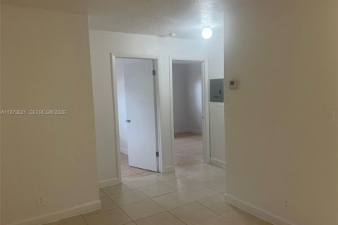 Casa en alquiler en Fort Lauderdale, Florida, 2 dormitorios, 212.37 m2 № 2080296 - foto 11