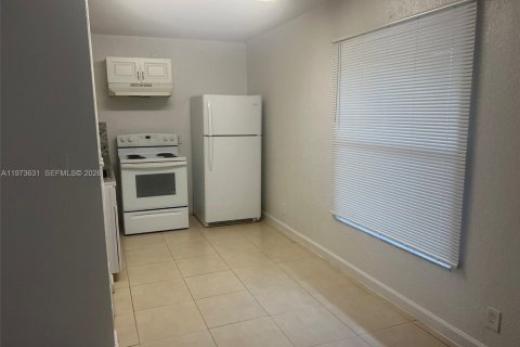 Casa en alquiler en Fort Lauderdale, Florida, 2 dormitorios, 212.37 m2 № 2080296 - foto 5