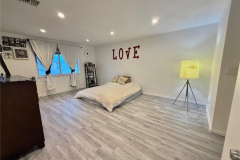 House in Davie, Florida 3 bedrooms, 161.65 sq.m. № 2063562 - photo 14