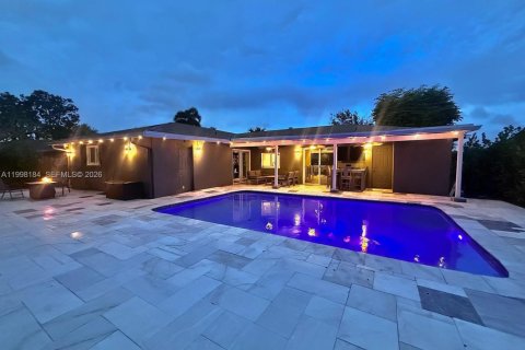 House in Davie, Florida 3 bedrooms, 161.65 sq.m. № 2063562 - photo 23