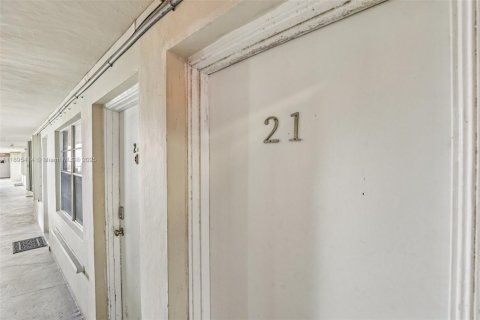 Condo in Miami Beach, Florida, 1 bedroom  № 1948046 - photo 3