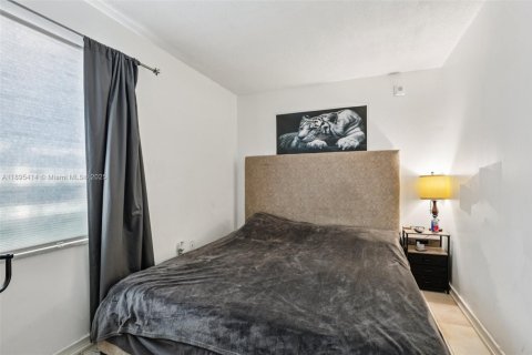 Condo in Miami Beach, Florida, 1 bedroom  № 1948046 - photo 26