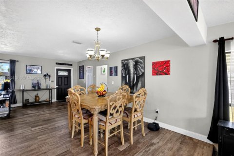 Casa en venta en Homestead, Florida, 3 dormitorios, 174.28 m2 № 2026205 - foto 17
