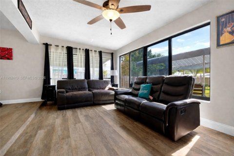 Casa en venta en Homestead, Florida, 3 dormitorios, 174.28 m2 № 2026205 - foto 13