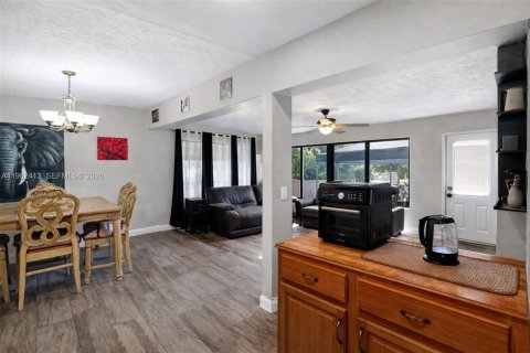 Casa en venta en Homestead, Florida, 3 dormitorios, 174.28 m2 № 2026205 - foto 14