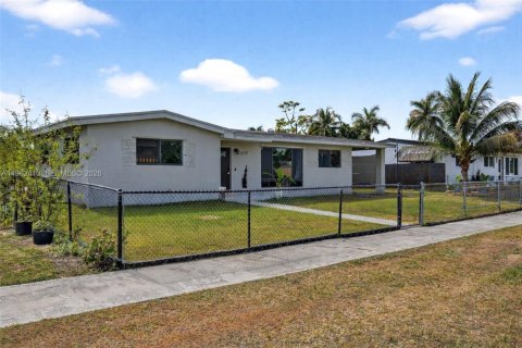 Casa en Homestead, Florida 3 dormitorios, 174.28 m2 № 2026205