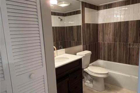 Condo in Sarasota, Florida, 2 bedrooms  № 1734369 - photo 16