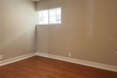 Condo in Sarasota, Florida, 2 bedrooms  № 1734369 - photo 11