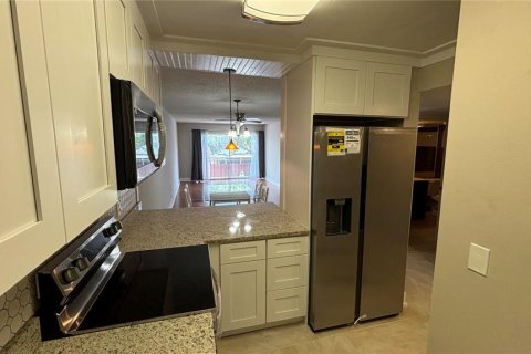 Condo in Sarasota, Florida, 2 bedrooms  № 1734369 - photo 5