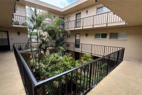 Condo in Sarasota, Florida, 2 bedrooms  № 1734369 - photo 28