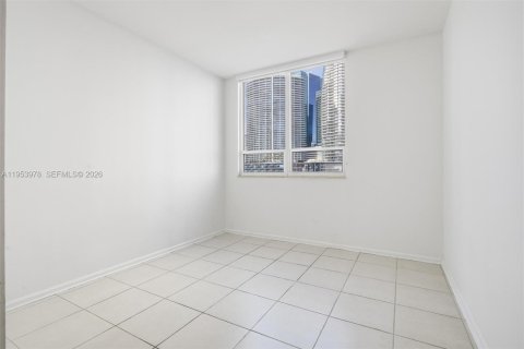 Condominio en alquiler en Miami, Florida, 3 dormitorios, 138.7 m2 № 2009654 - foto 17