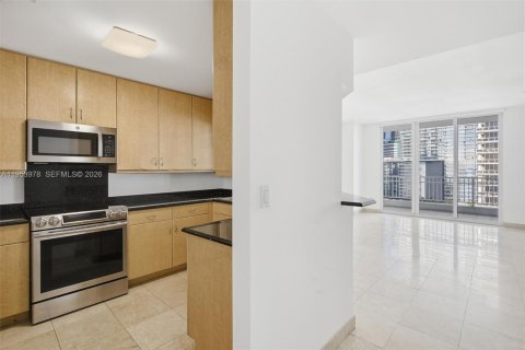 Condominio en alquiler en Miami, Florida, 3 dormitorios, 138.7 m2 № 2009654 - foto 10