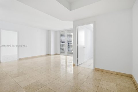 Condominio en alquiler en Miami, Florida, 3 dormitorios, 138.7 m2 № 2009654 - foto 5