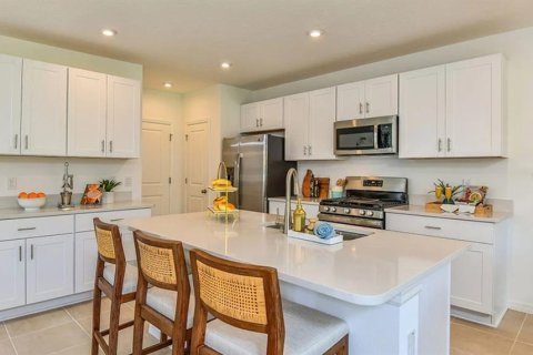 House in Palmetto, Florida 4 bedrooms, 210.98 sq.m. № 2238530 - photo 2