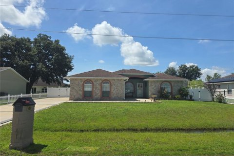 House in Kissimmee, Florida 3 bedrooms, 125.7 sq.m. № 1869776 - photo 2