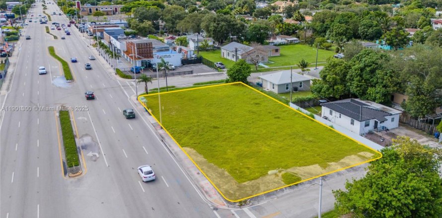 Коммерческая недвижимость в Майами, Флорида № 2015406