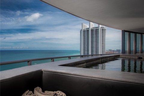 Condo in Sunny Isles Beach, Florida, 3 bedrooms  № 2004779 - photo 22