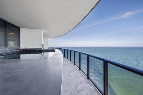 Condo in Sunny Isles Beach, Florida, 3 bedrooms  № 2004779 - photo 21