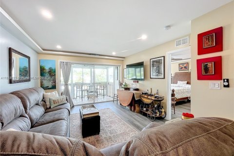 Condominio en venta en Hallandale Beach, Florida, 2 dormitorios, 97.55 m2 № 1774204 - foto 8