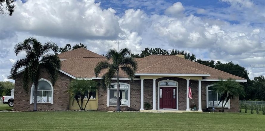 Villa ou maison à Plant City, Floride 3 chambres, 237.37 m2 № 1909472