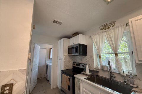 Villa ou maison à louer à Kissimmee, Floride: 3 chambres, 175.49 m2 № 2411496 - photo 2