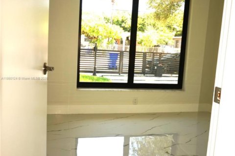 Купить виллу или дом в Майами, Флорида 2 спальни, 106.56м2, № 1886582 - фото 25