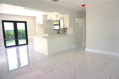 Купить виллу или дом в Майами, Флорида 2 спальни, 106.56м2, № 1886582 - фото 9