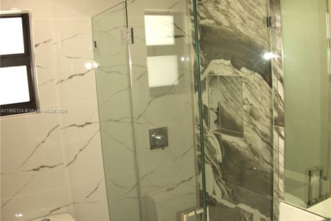 Купить виллу или дом в Майами, Флорида 2 спальни, 106.56м2, № 1886582 - фото 24