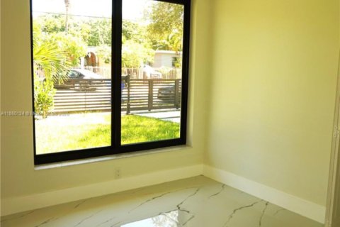 Купить виллу или дом в Майами, Флорида 2 спальни, 106.56м2, № 1886582 - фото 30