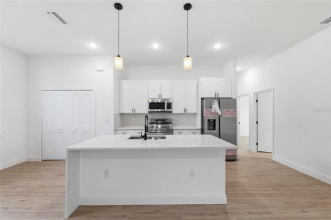 Villa ou maison à louer à Dunnellon, Floride: 4 chambres, 167.13 m2 № 2096034 - photo 16