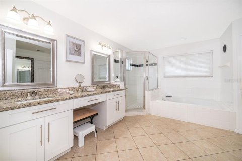 House in Kissimmee, Florida 6 bedrooms, 241.92 sq.m. № 2094308 - photo 29