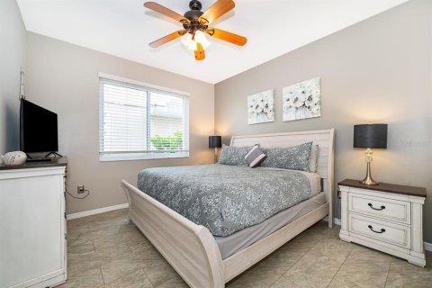 House in Kissimmee, Florida 6 bedrooms, 241.92 sq.m. № 2094308 - photo 30