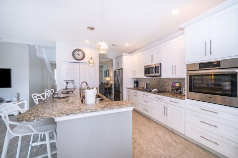 House in Kissimmee, Florida 6 bedrooms, 241.92 sq.m. № 2094308 - photo 15
