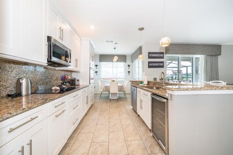 House in Kissimmee, Florida 6 bedrooms, 241.92 sq.m. № 2094308 - photo 13