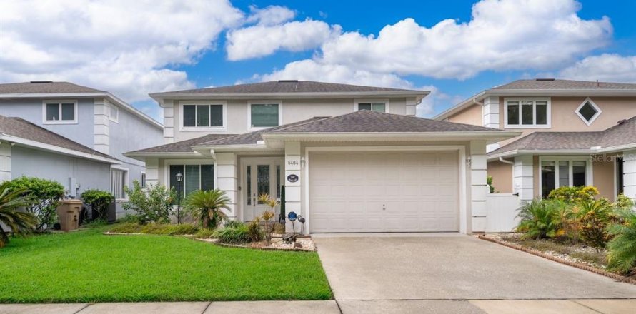 House in Kissimmee, Florida 6 bedrooms, 241.92 sq.m. № 2094308