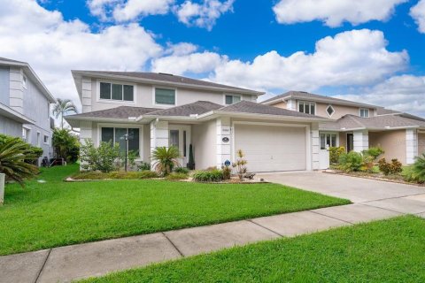 House in Kissimmee, Florida 6 bedrooms, 241.92 sq.m. № 2094308 - photo 2