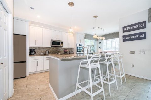 House in Kissimmee, Florida 6 bedrooms, 241.92 sq.m. № 2094308 - photo 16