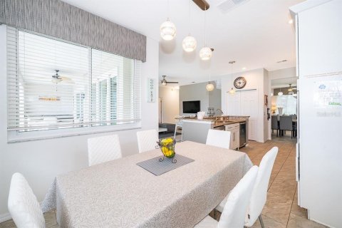 House in Kissimmee, Florida 6 bedrooms, 241.92 sq.m. № 2094308 - photo 19