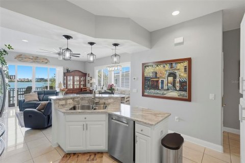 Touwnhouse à vendre à Clearwater, Floride: 3 chambres, 189.61 m2 № 2104670 - photo 8