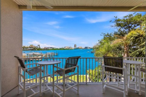 Touwnhouse à vendre à Clearwater, Floride: 3 chambres, 189.61 m2 № 2104670 - photo 10