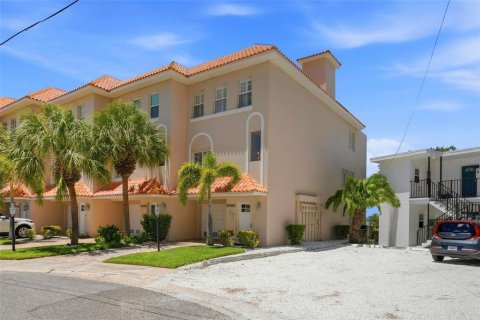 Touwnhouse à vendre à Clearwater, Floride: 3 chambres, 189.61 m2 № 2104670 - photo 3