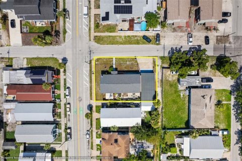 House in Tampa, Florida 3 bedrooms, 142.51 sq.m. № 1804091 - photo 22