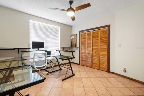House in Tampa, Florida 3 bedrooms, 142.51 sq.m. № 1804091 - photo 17