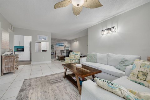 Condo in Tarpon Springs, Florida, 3 bedrooms  № 1761190 - photo 4