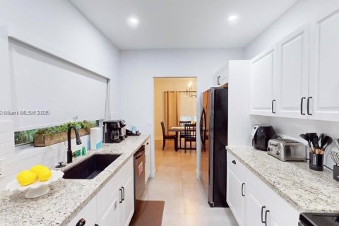 Купить виллу или дом в Майами, Флорида 4 спальни, 109.53м2, № 1895272 - фото 3