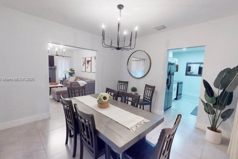 Купить виллу или дом в Майами, Флорида 4 спальни, 109.53м2, № 1895272 - фото 12