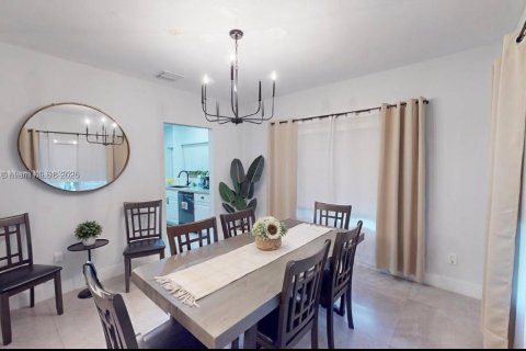 Купить виллу или дом в Майами, Флорида 4 спальни, 109.53м2, № 1895272 - фото 11